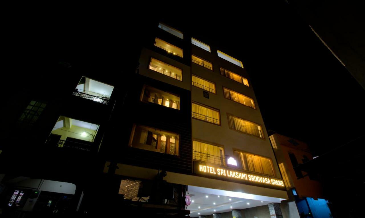 Treebo Sls Grand Hotel Tirupati Buitenkant foto