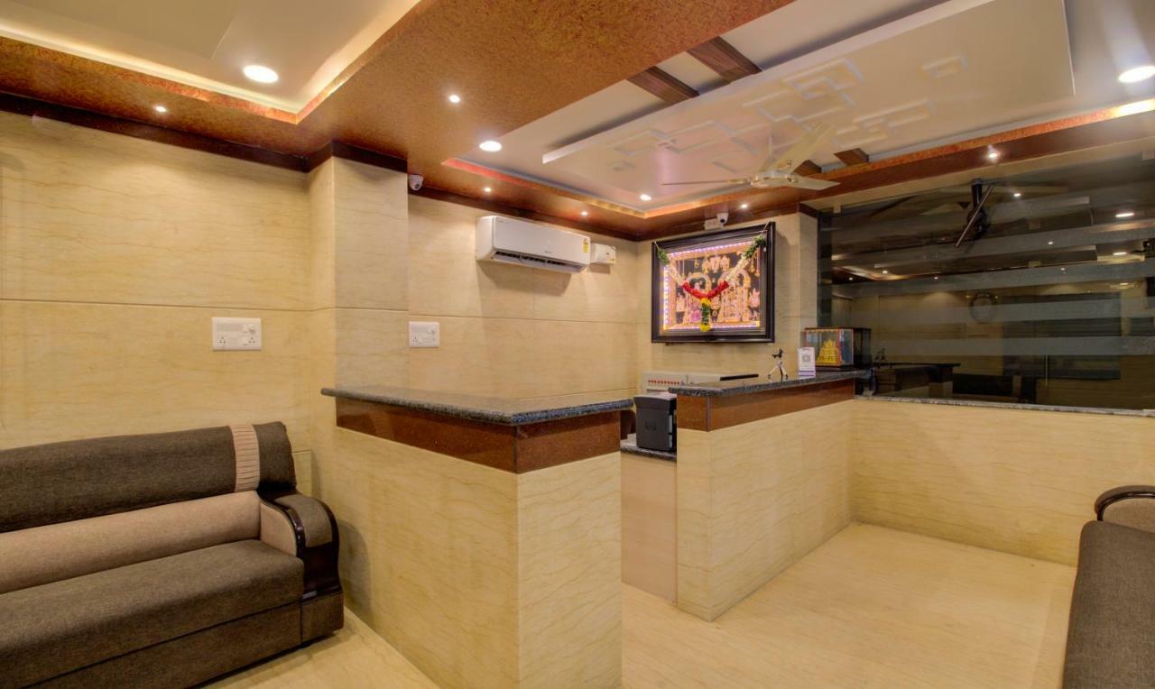 Treebo Sls Grand Hotel Tirupati Buitenkant foto